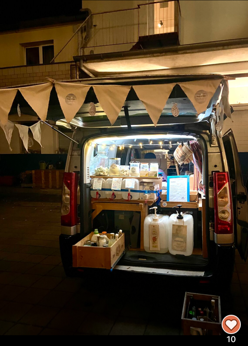 Der Waschblitz im Dunklen, schön beleuchtet.